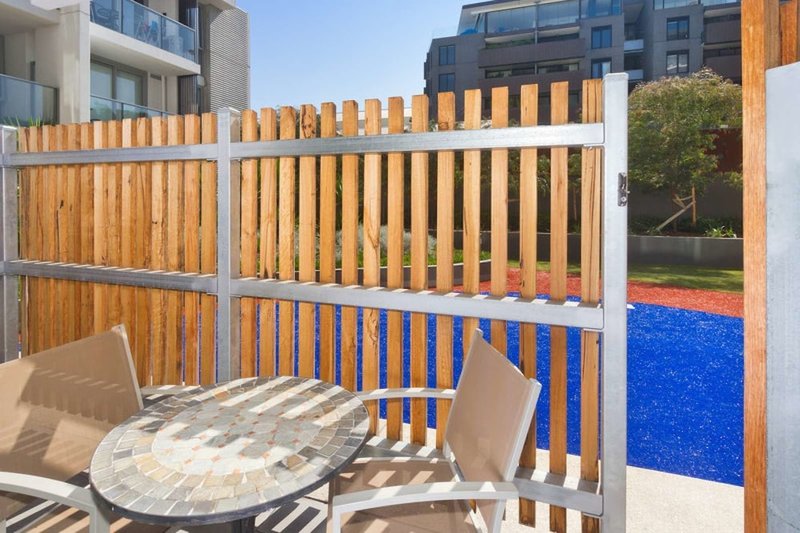 Port Melbourne Executive Living Guest Room