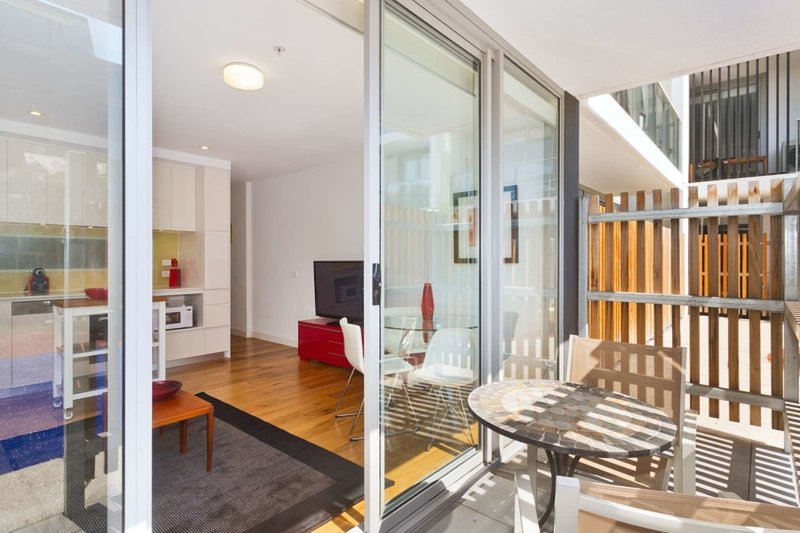 Port Melbourne Executive Living Guest Room