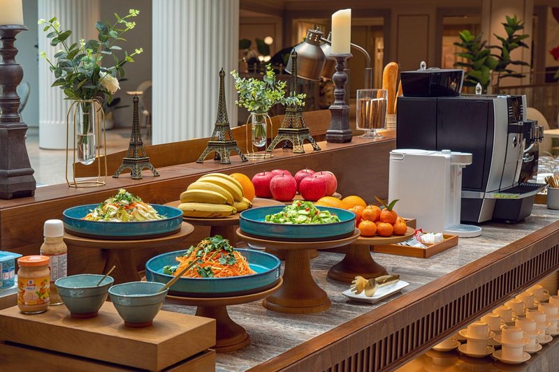 Mercure Hotel Guangdong Building, Urumqi High-speed Railway Station Restaurant