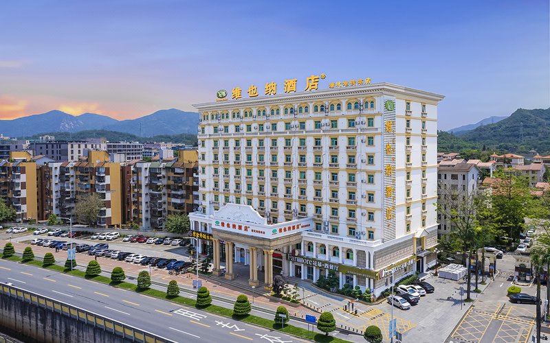 Vienna Hotel (Shenzhen Henggang & Tangkeng Metro Station) Over view