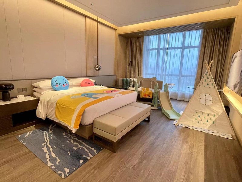 Courtyard by Marriott Foshan HotelGuest Room