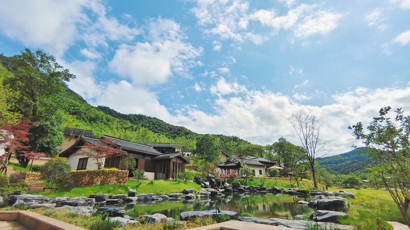 Jiuhuashan Wenzong Ancient Village Hotel over view