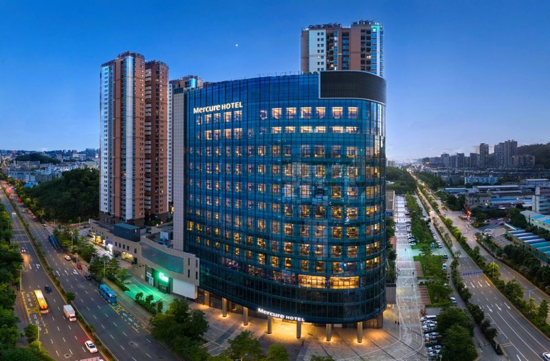 Mercure Shenzhen PinghuOver view