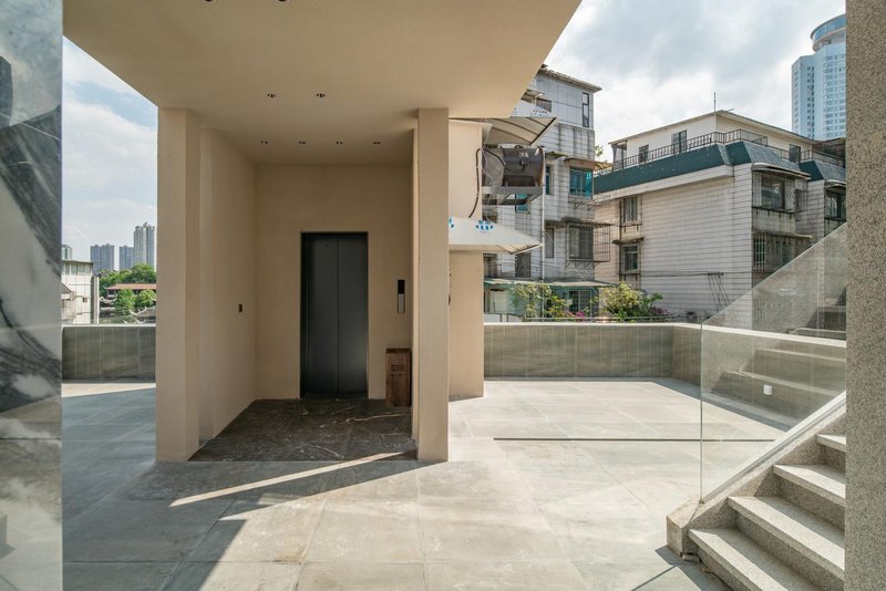 SAN HE Combined Hotel (Guiyang Jiaxiulou Hunter International Plaza)Over view