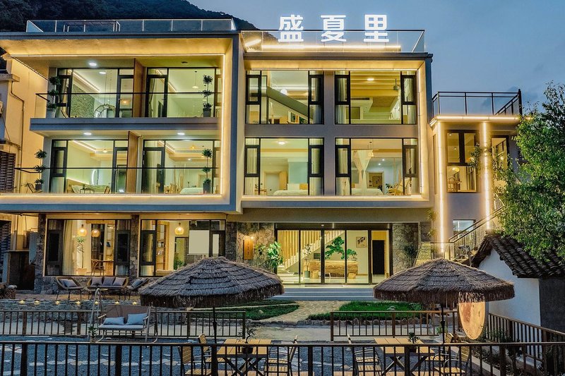 Shengxiali Homestay (Yueliangwan Scenic Area) Over view