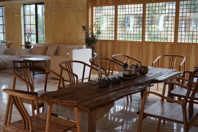 Dushan Laran Rustic luxury Holiday Homestay Over view