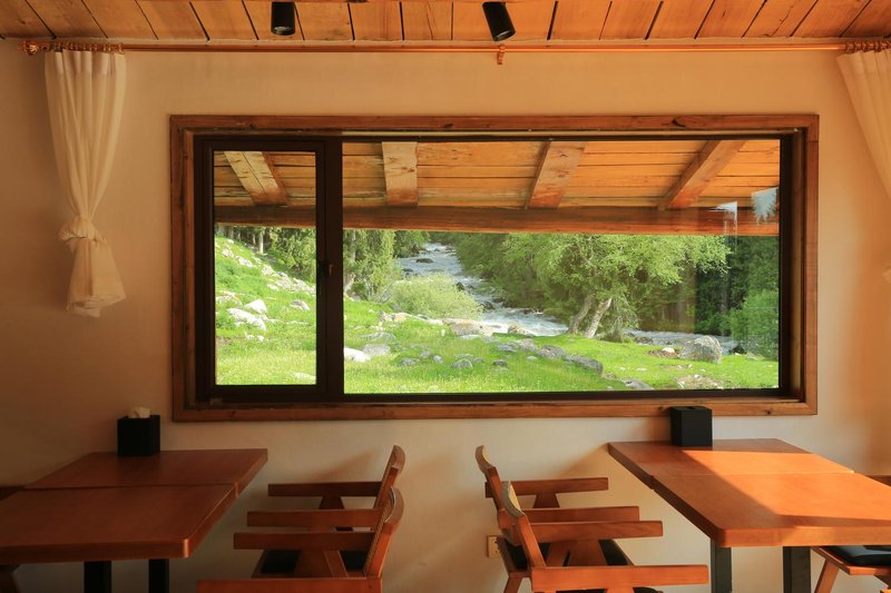 Joan Kushtai Meiman Holiday Homestay Restaurant