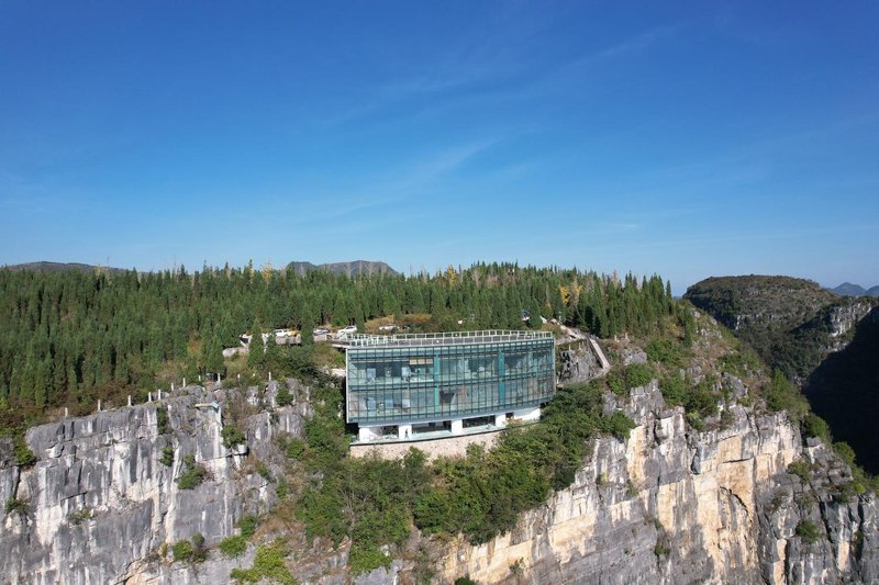 Cliff  Hotel Over view