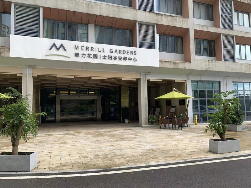 MERRILL GARDENSOver view