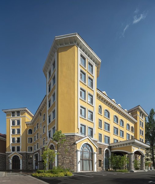 日吉纳精选酒店外景图