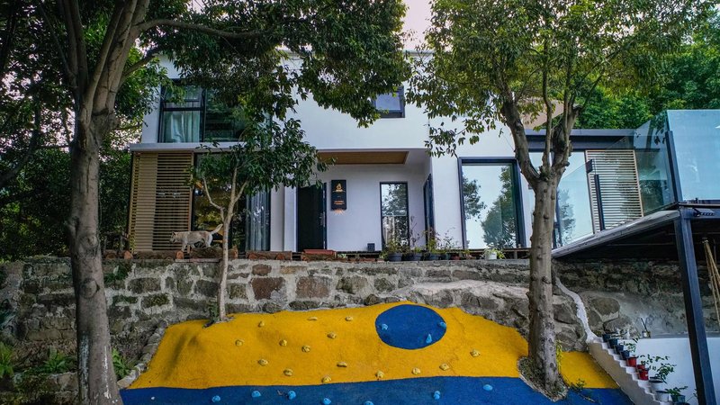 Yuanju Yuanchu Homestay Over view