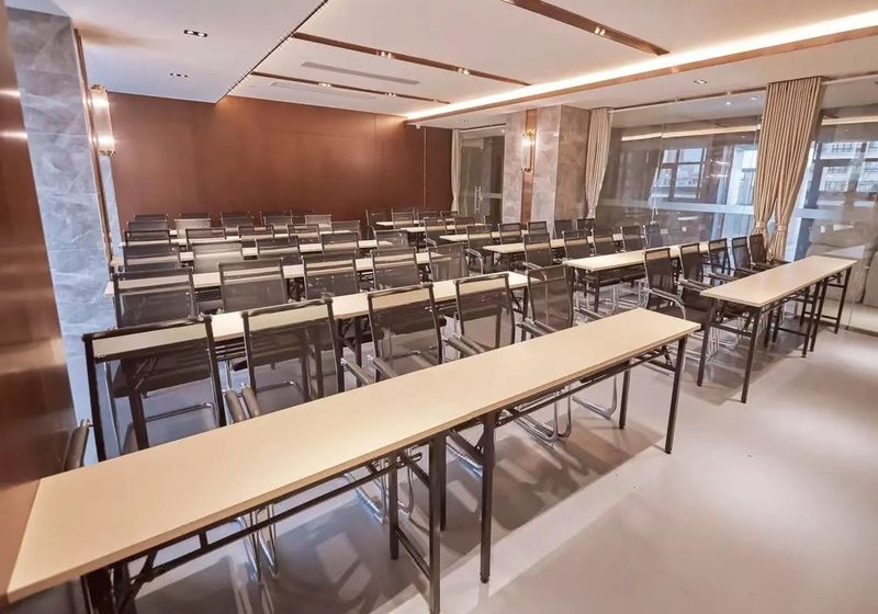 Padun International Apartment (Guangdeyuan Yingde Chocolate Kingdom) meeting room