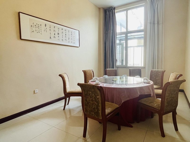 Gaizhou Hefeng Residence Hot Spring Apartment Restaurant