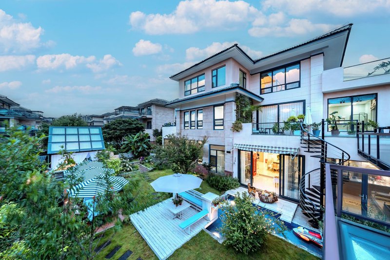 Fairy Tale Town Hot Spring Garden Hotel (Tengchong Branch) Over view