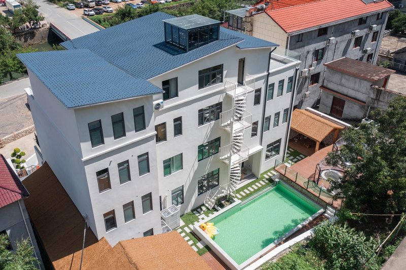 Mr. Anji Changtan's yard (Longwangshan Canyon Drifting)Over view