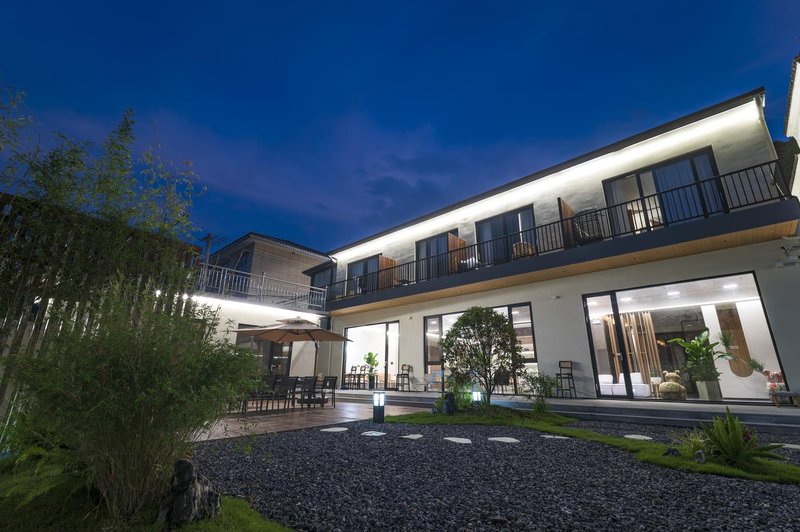 Yincaolu Qimengli Qixi Homestay (Yalu Drifting Branch) Over view