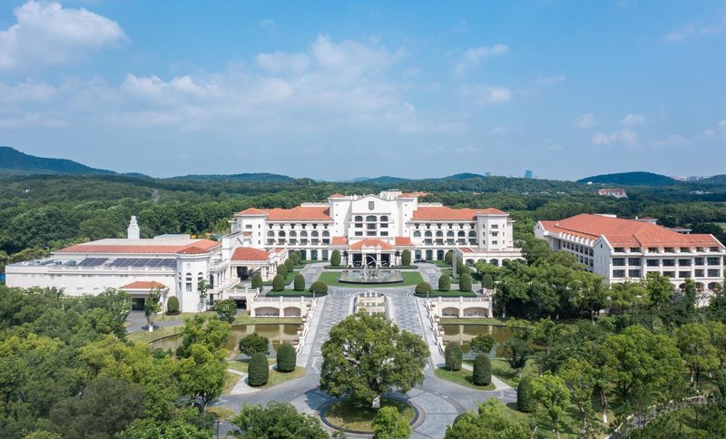 Suning Zhongshan Golf Resort Over view