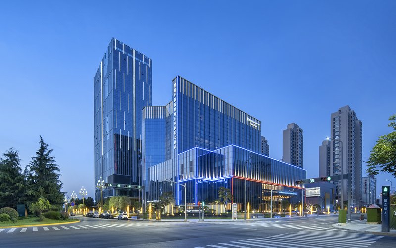 Wyndham Grand Plaza Royale Hi-Tech Weinan Over view