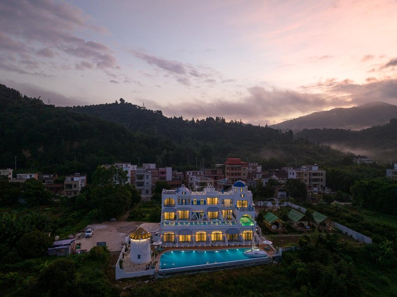 Zhaoqing Xijiang Lan'an Villa Over view