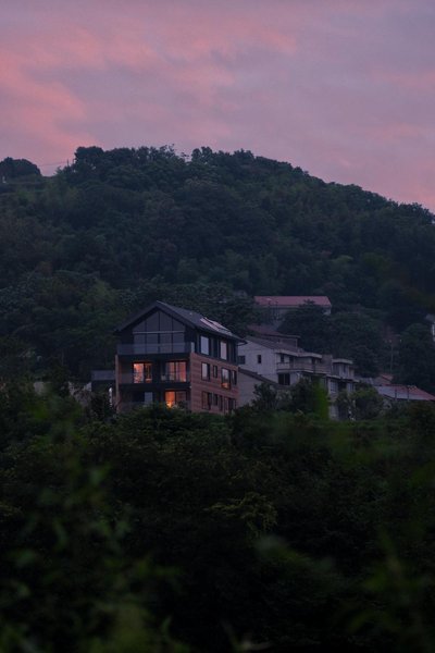 Mountain_inn Over view