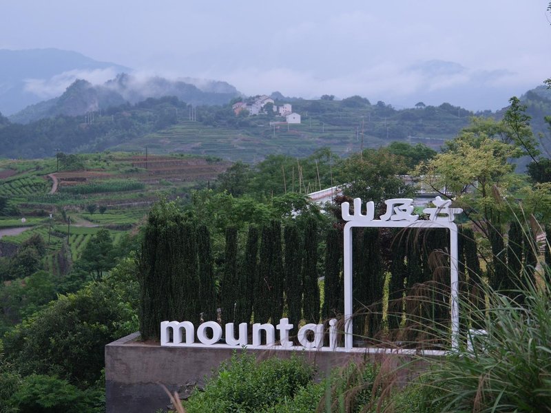 Mountain_inn Over view