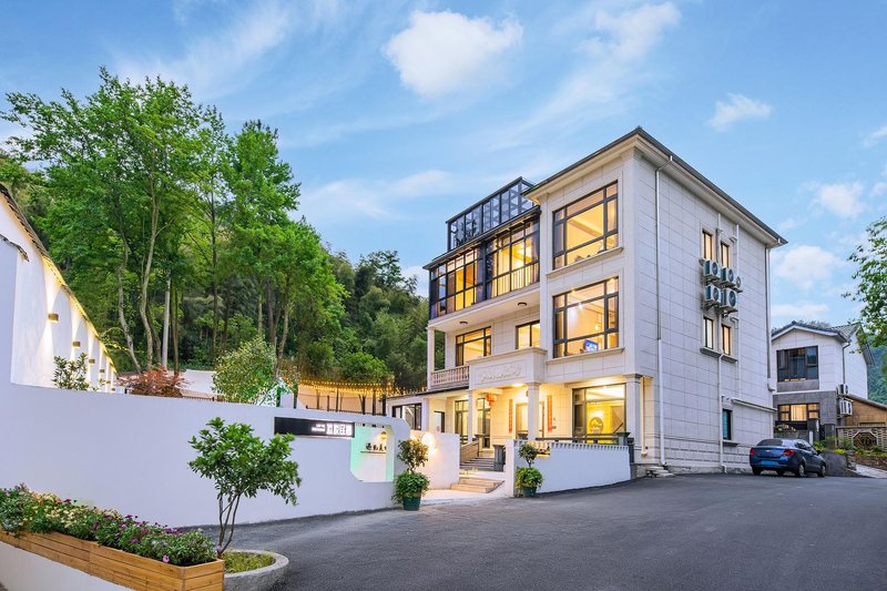 Anji LyminsuOver view