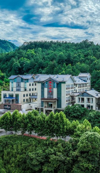 Holiday Inn Xulong Bieyuan (Chongqing Hei Valley Scenic Area) Over view