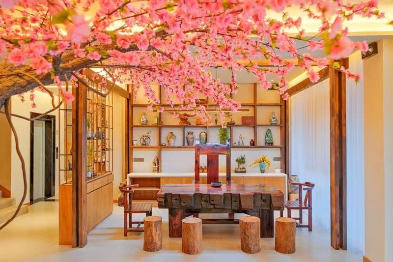 Shennongjia Peach Blossom Homestay (Dajiuhu Pingqian Ancient Town Branch)Lobby