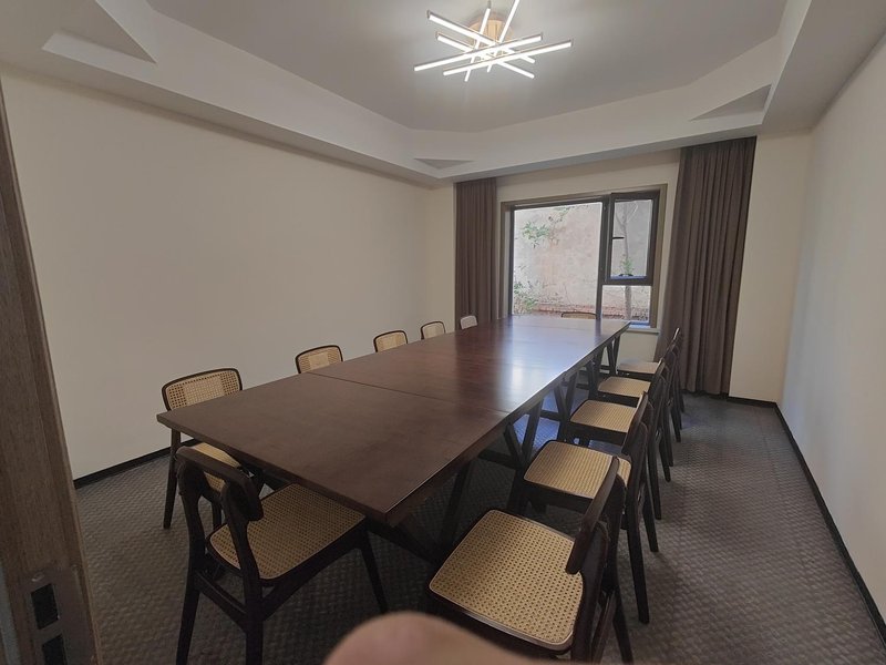  meeting room