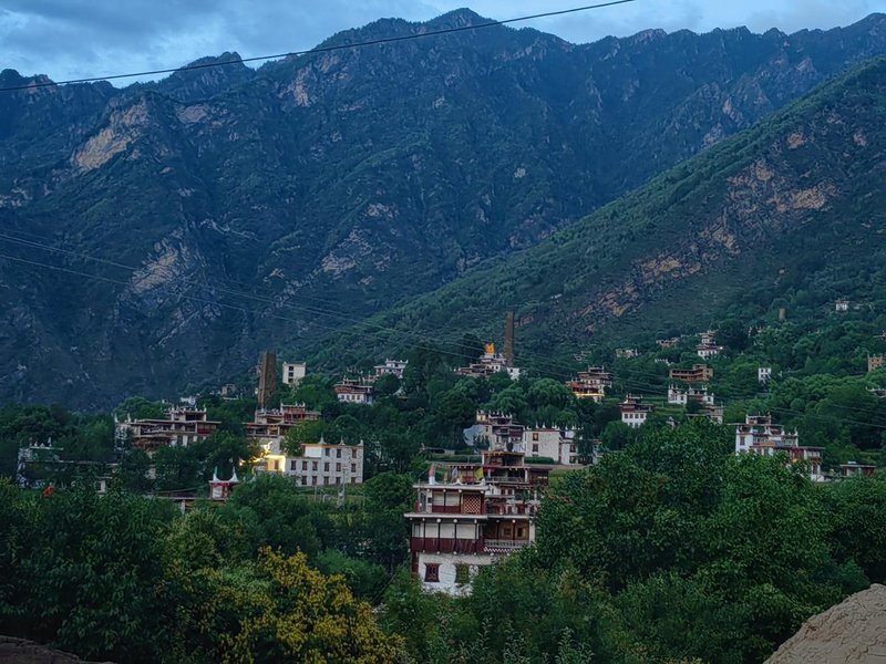 Danba Valley Kande Muzang Culture B&B Over view