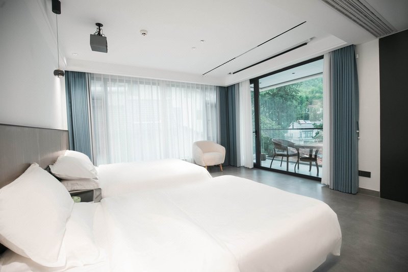 Anji early summer holiday light luxury beauty hotelGuest Room