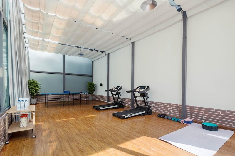 Pingcuo Kangsang Chaopai Hotel (Potala Palace Tibet Museum) 休闲