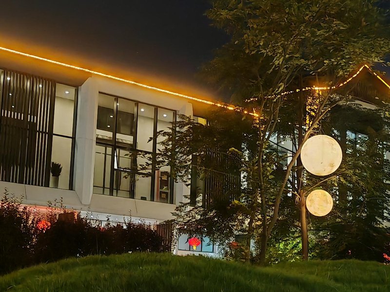 Xingyueqi Hotel (Xianyang Binhe Wetland Branch) Over view