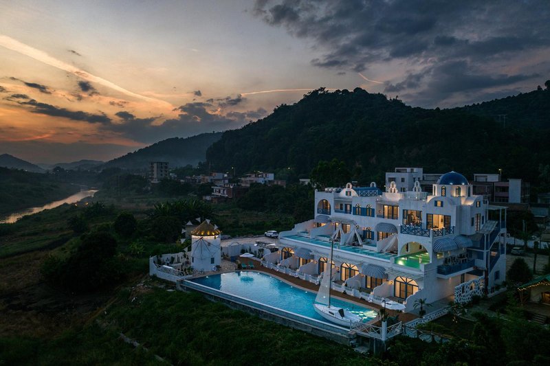 Zhaoqing Xijiang Lan'an Villa Over view