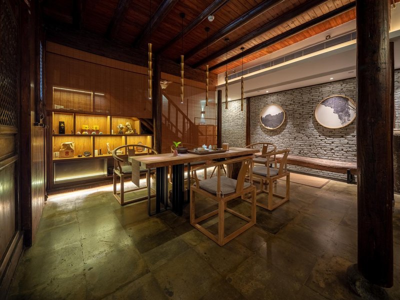 literary family literary atmosphere Lobby