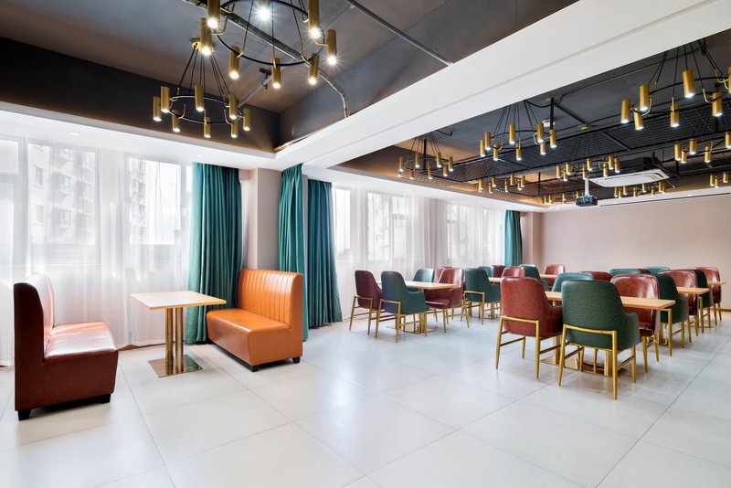 James Joyce Coffetel (Yining Tianma Turntable Shanghai City) Restaurant