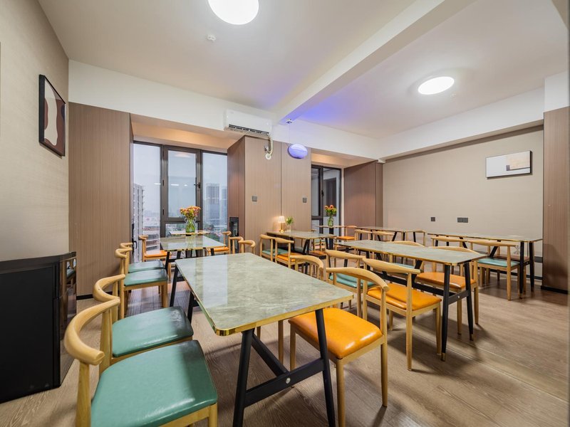 Wuyue Aishang Hotel (Baimahe Subway Station - Xiwuyue Plaza) Restaurant