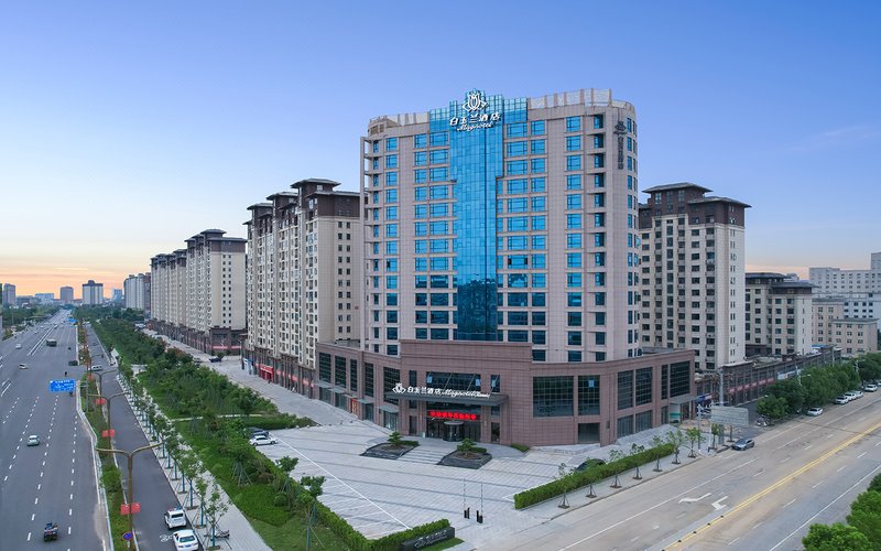 Baiyulan Business Hotel (Zhengyang Avenue Business District Branch, Zhengyang County) Over view