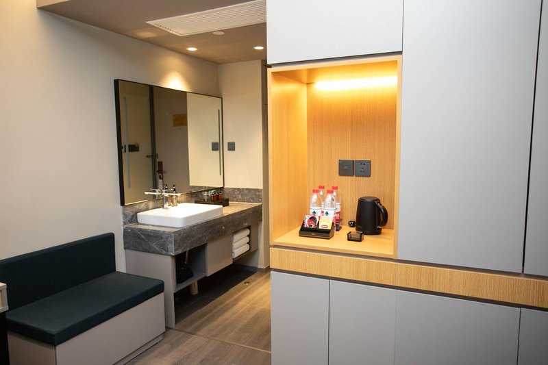 Home Inn (Korla Jiaotong West Road People's Square)Guest Room