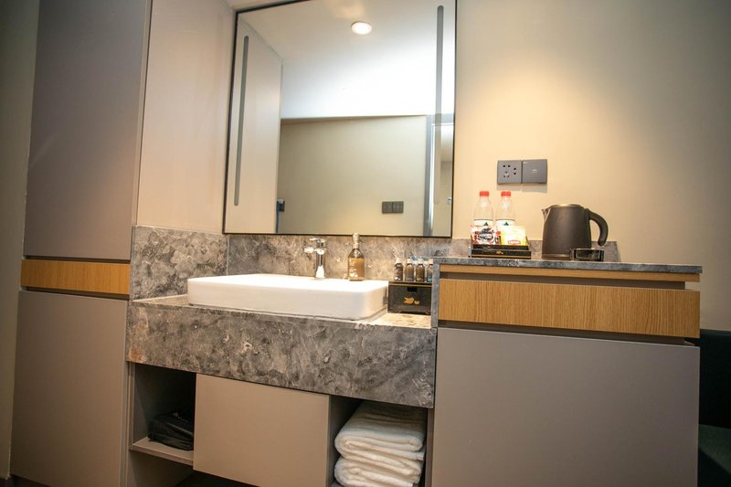 Home Inn (Korla Jiaotong West Road People's Square)Guest Room