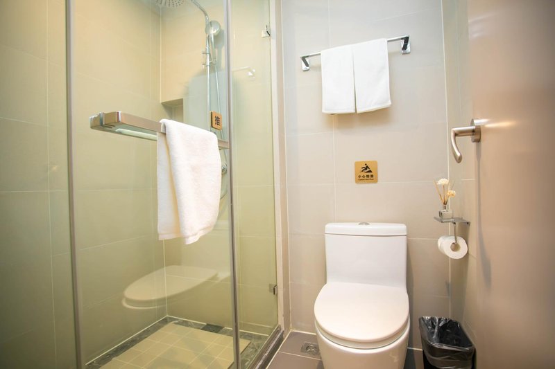 Home Inn (Korla Jiaotong West Road People's Square)Guest Room