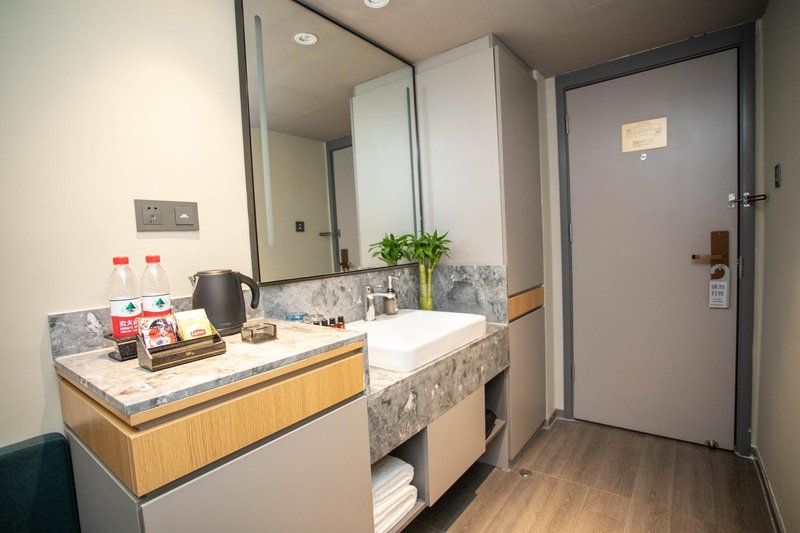 Home Inn (Korla Jiaotong West Road People's Square)Guest Room