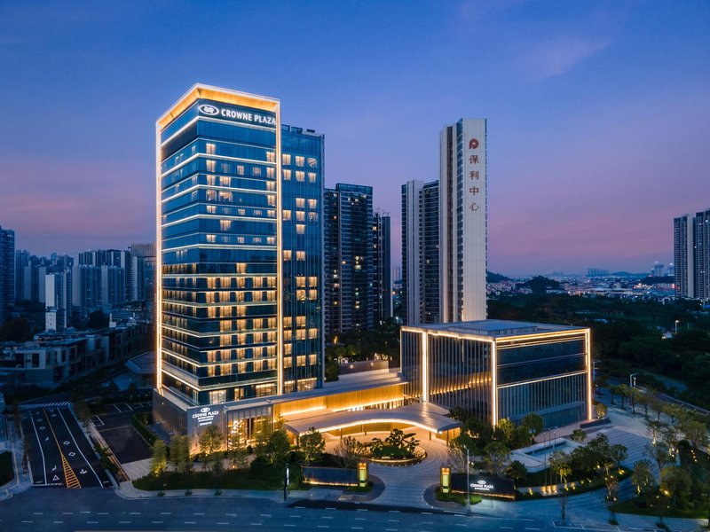 Crowne Plaza Jiangmen Binjiang Over view