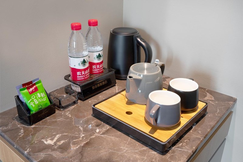 Home Inn (Korla Jiaotong West Road People's Square)Guest Room