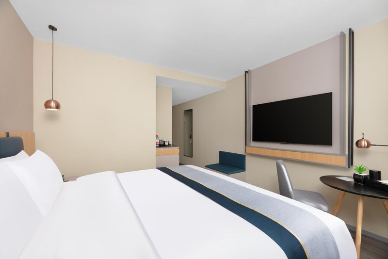 Home Inn (Korla Jiaotong West Road People's Square)Guest Room