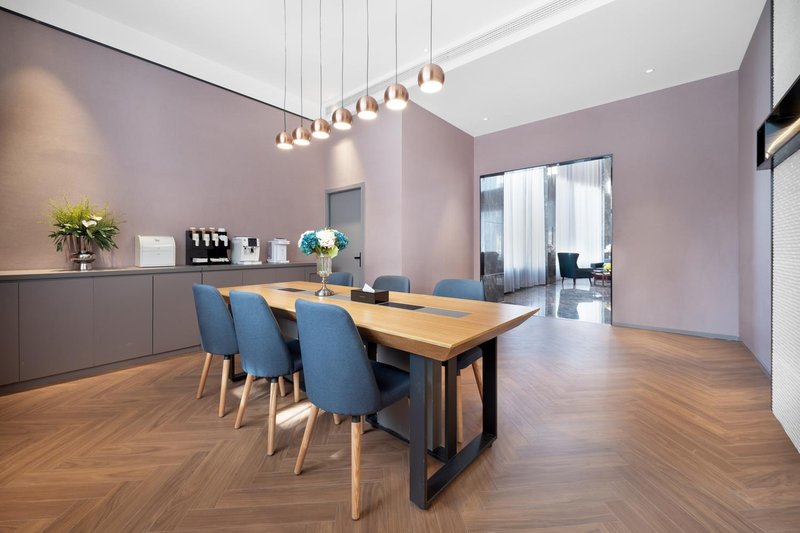 Home Inn (Korla Jiaotong West Road People's Square)Other