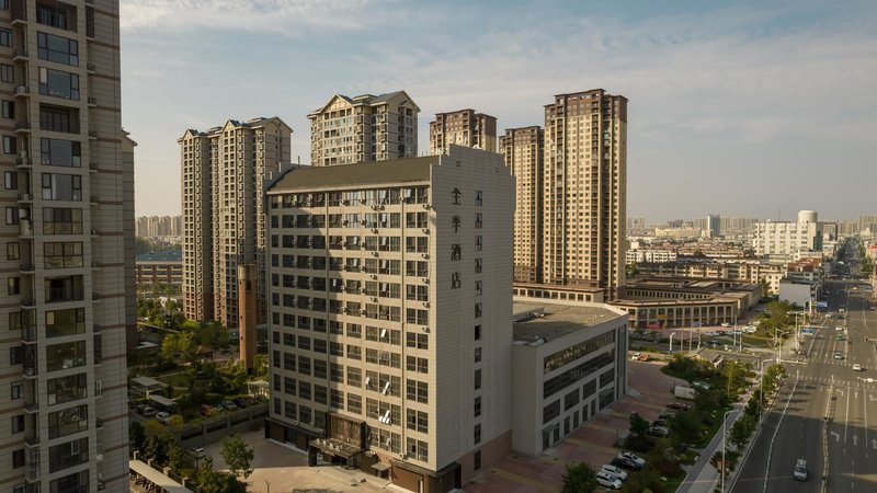 Golden Season Hotel (Weinan Department Store) Over view