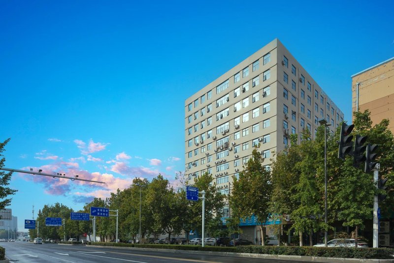 Home Inn (Zhengzhou Economic Development Futadong Subway Station)Over view