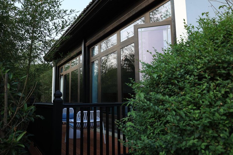 LESTAY BY LANDISONOver view