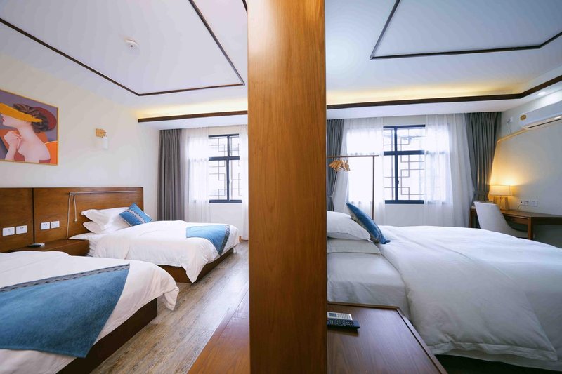 No. 21 Qingxi Lane, Fenghuang County, Hunan Province Guest Room